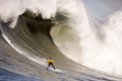夏季联赛抢七大战对决在即！波士顿凯尔特人演练定位球，圣安东尼奥马刺密集防守应对的简单介绍