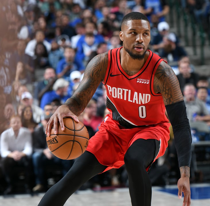  新疆男篮八强战小胜达拉斯独行侠，肖若腾砍下45记关键球，全场沸腾